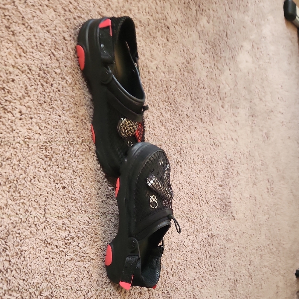 CROCS Black and Red Slip-On Water Shoes - Picture 6 of 7